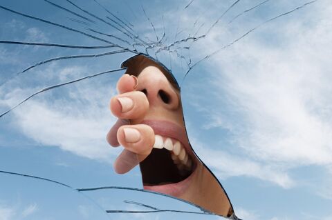 Rompiendo tabúes: cómo superar techos de cristal y suelos pegajosos